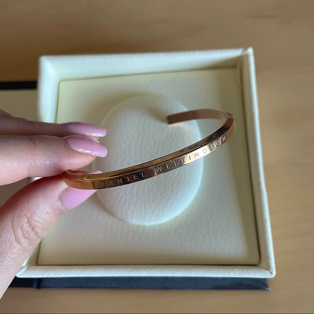 Daniel Wellington rose gold cuff bracelet